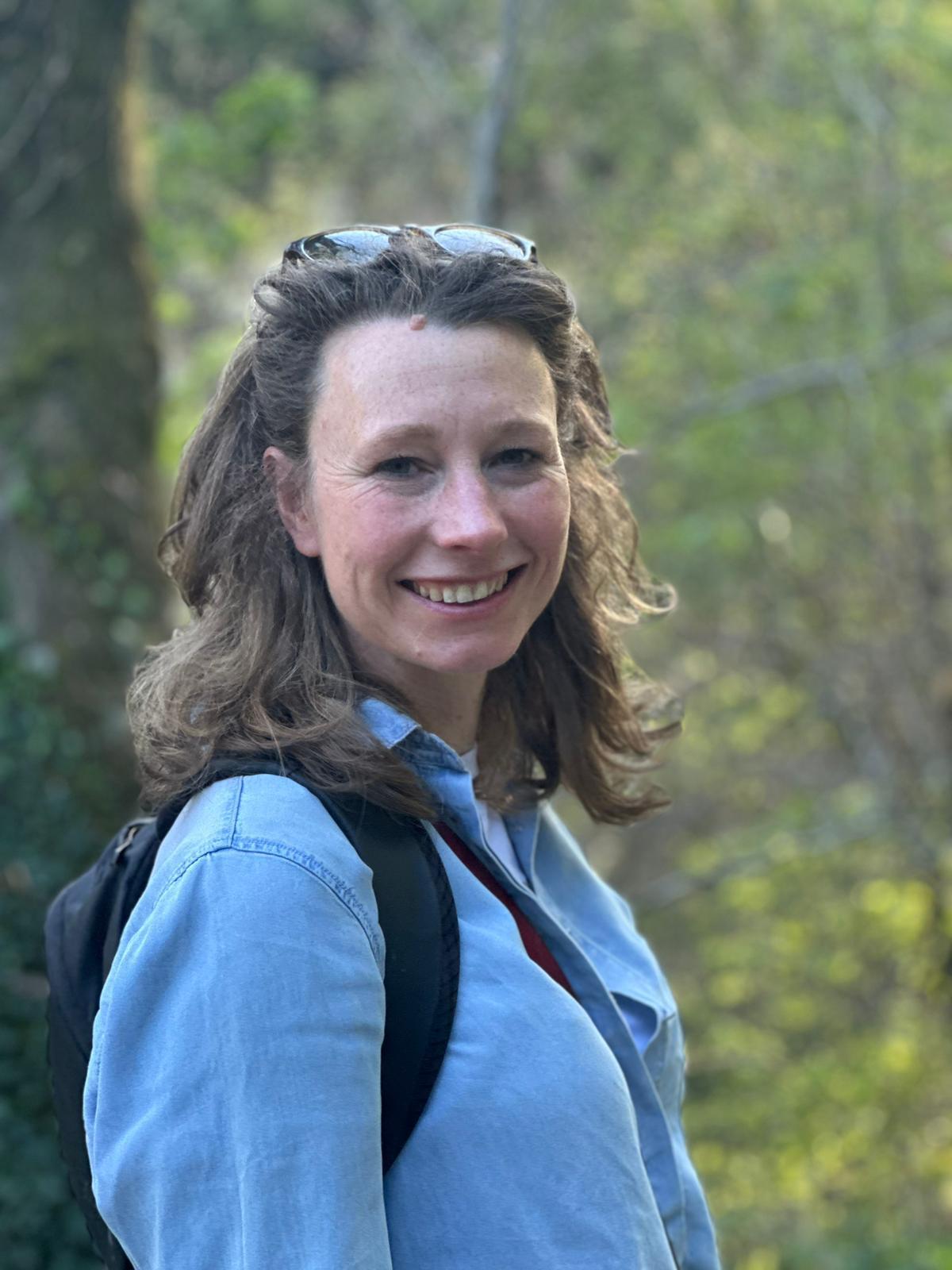 Portret van Jitske buitenshuis